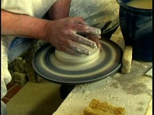 Rennsteig.TV: Traditionelles T�pferhandwerk