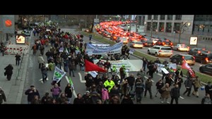 Oben bleiben: Gro�demo der Stuttgart-21-Gegner
