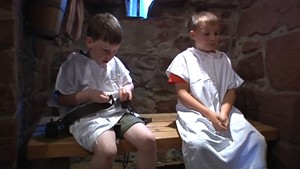 Jena.TV: Kinder erleben auf der Leuchtenburg spannende Abenteuer bei Geisterf�hrungen