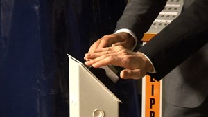 Jena.TV: Kahler Porzellanfabrik nimmt neuen Ofen in Betrieb