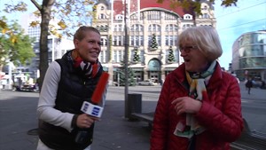 Erfurter Weihnachtsfichte steht