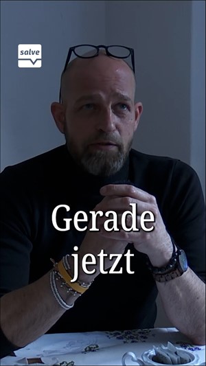 Frei unterhalten Holzbildner Daniel Fuchs in Kranichfeld: Kunst als einziger Platz f�r freies Kommunizieren.